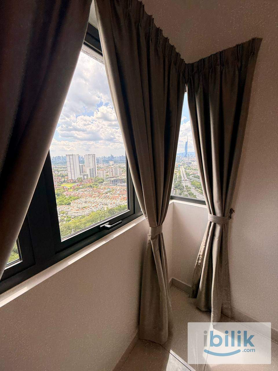 Cheras MRT Link Medium Room @ Nexus Residence Taman Pertama (ALL Female) - Image 3