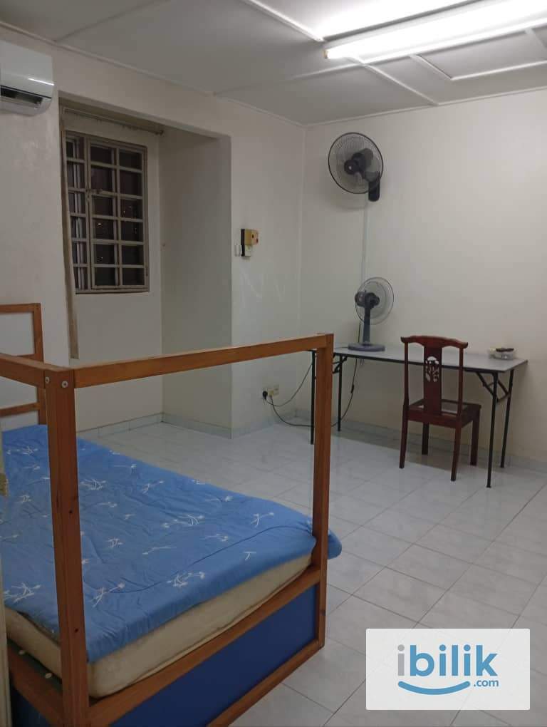 TERRACE HOUSE MIDDLE ROOM FOR RENT. - Image 1