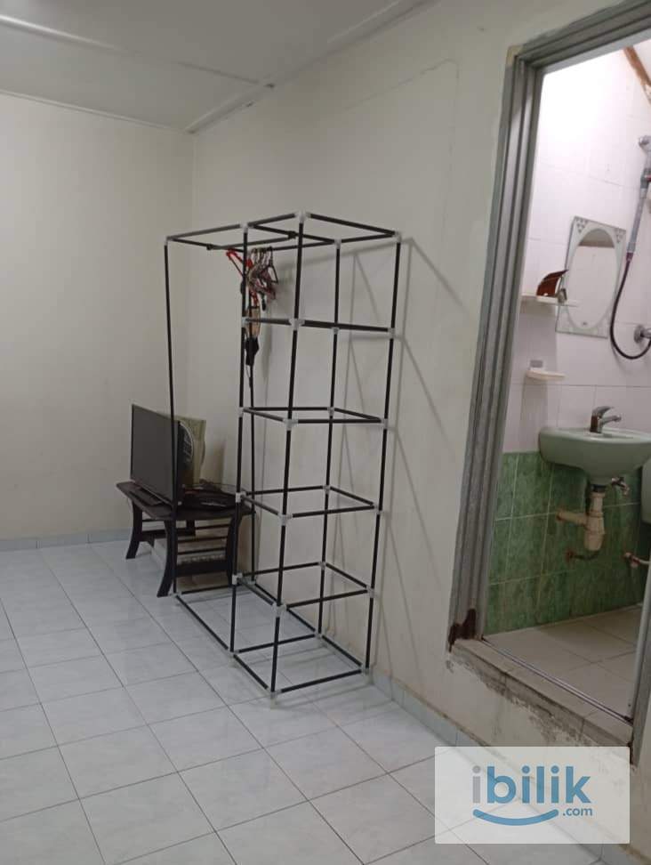TERRACE HOUSE MIDDLE ROOM FOR RENT. - Image 2