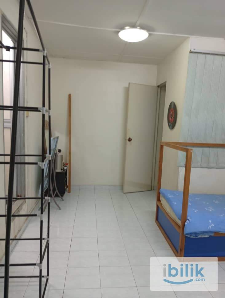 TERRACE HOUSE MIDDLE ROOM FOR RENT. - Image 3