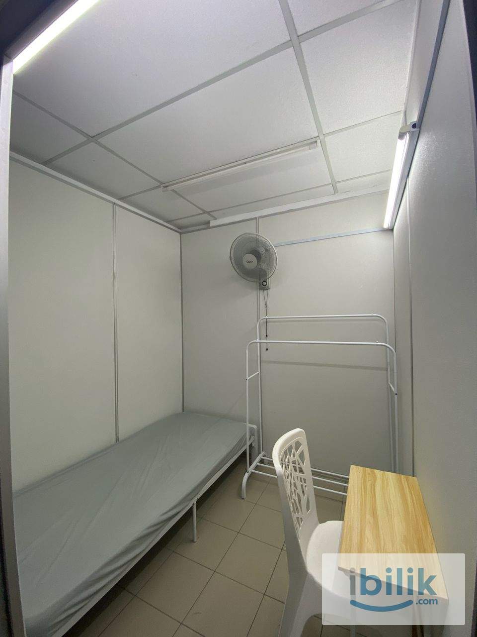 New 🌈 Middle Room at D'Aman CrimsonCondominium - Image 1
