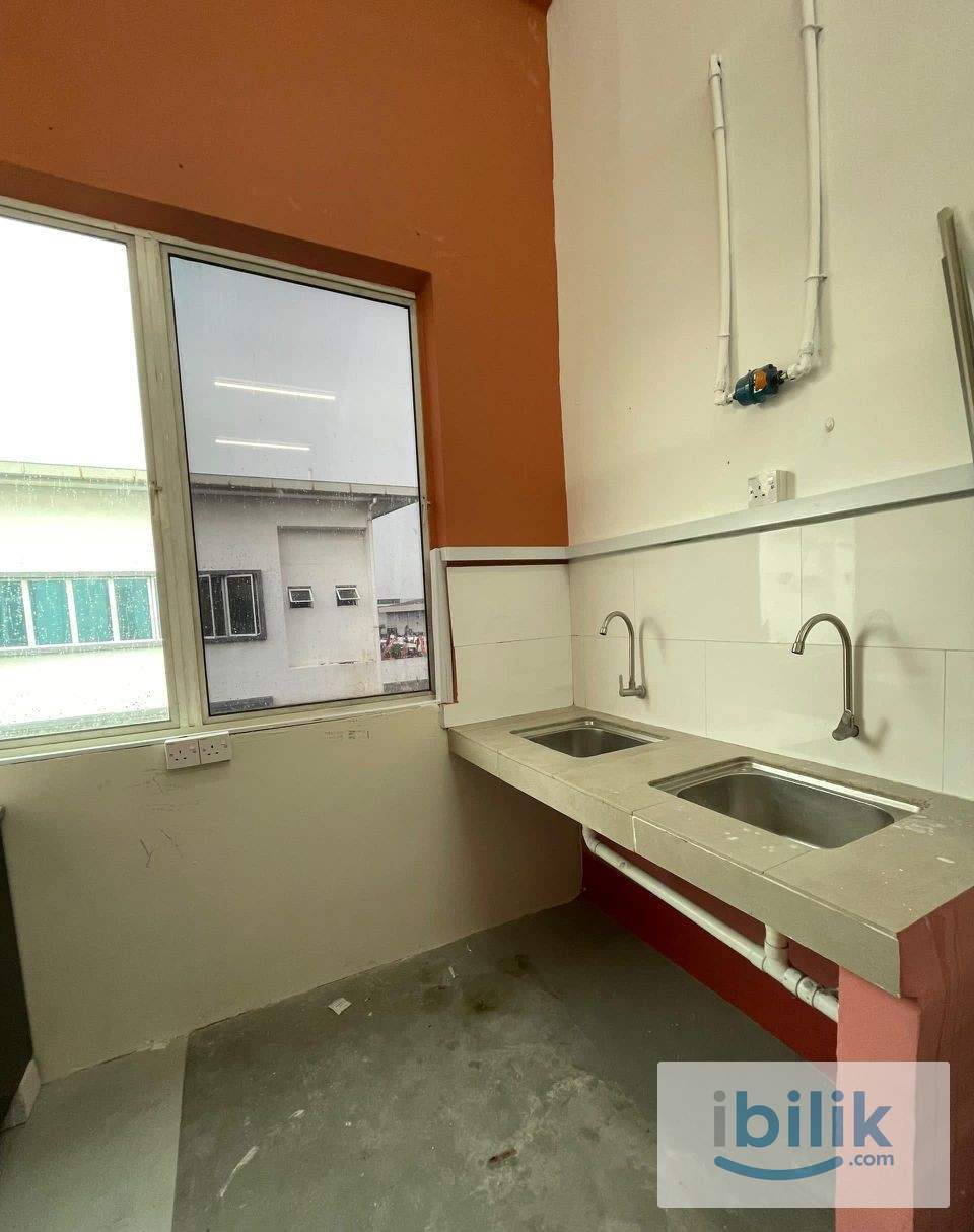 🤩Master Room at Kota Kemuning 🤩 Room Near to Columbia Asia Hospital 🚝❗️Zero Deposit✅ - Image 4