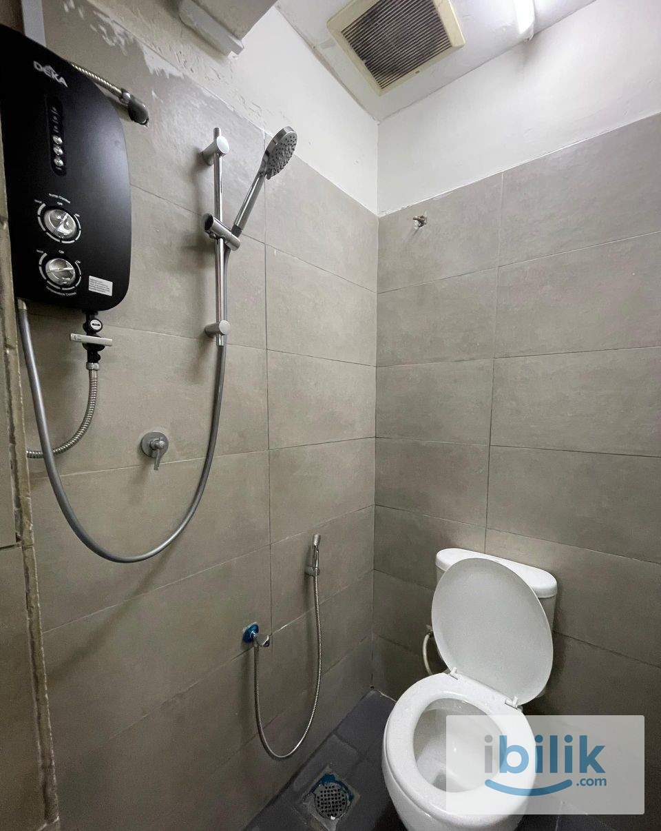 🤩Master Room at Kota Kemuning 🤩 Room Near to Columbia Asia Hospital 🚝❗️Zero Deposit✅ - Image 2