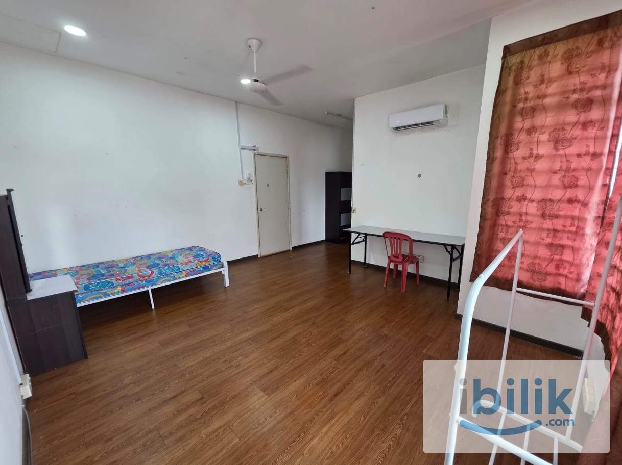 Gallery ‼️ ZERO DEPOSIT ‼️ 🏡 Master Room @ Bandar Botanic Klang 🏡 🚌 3 MINS TO BUS STOP 🚌 - Image 1