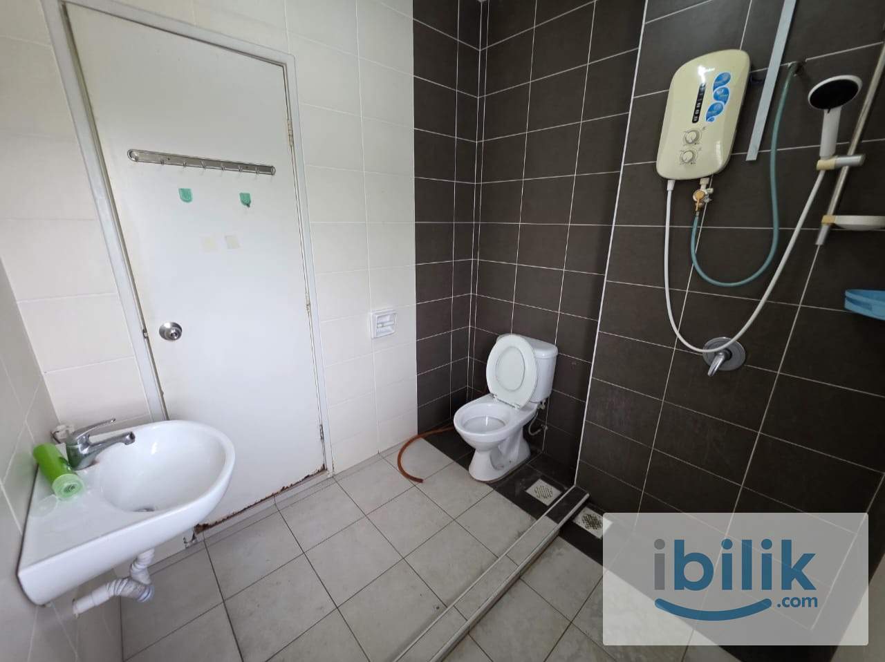 Gallery ‼️ ZERO DEPOSIT ‼️ 🏡 Master Room @ Bandar Botanic Klang 🏡 🚌 3 MINS TO BUS STOP 🚌 - Image 3