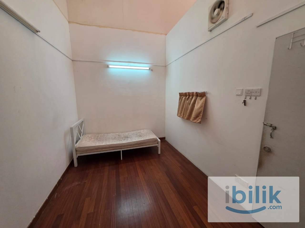 Room for Rent + Air-Cond at Setia Alam near Setia City Mall - Image 1
