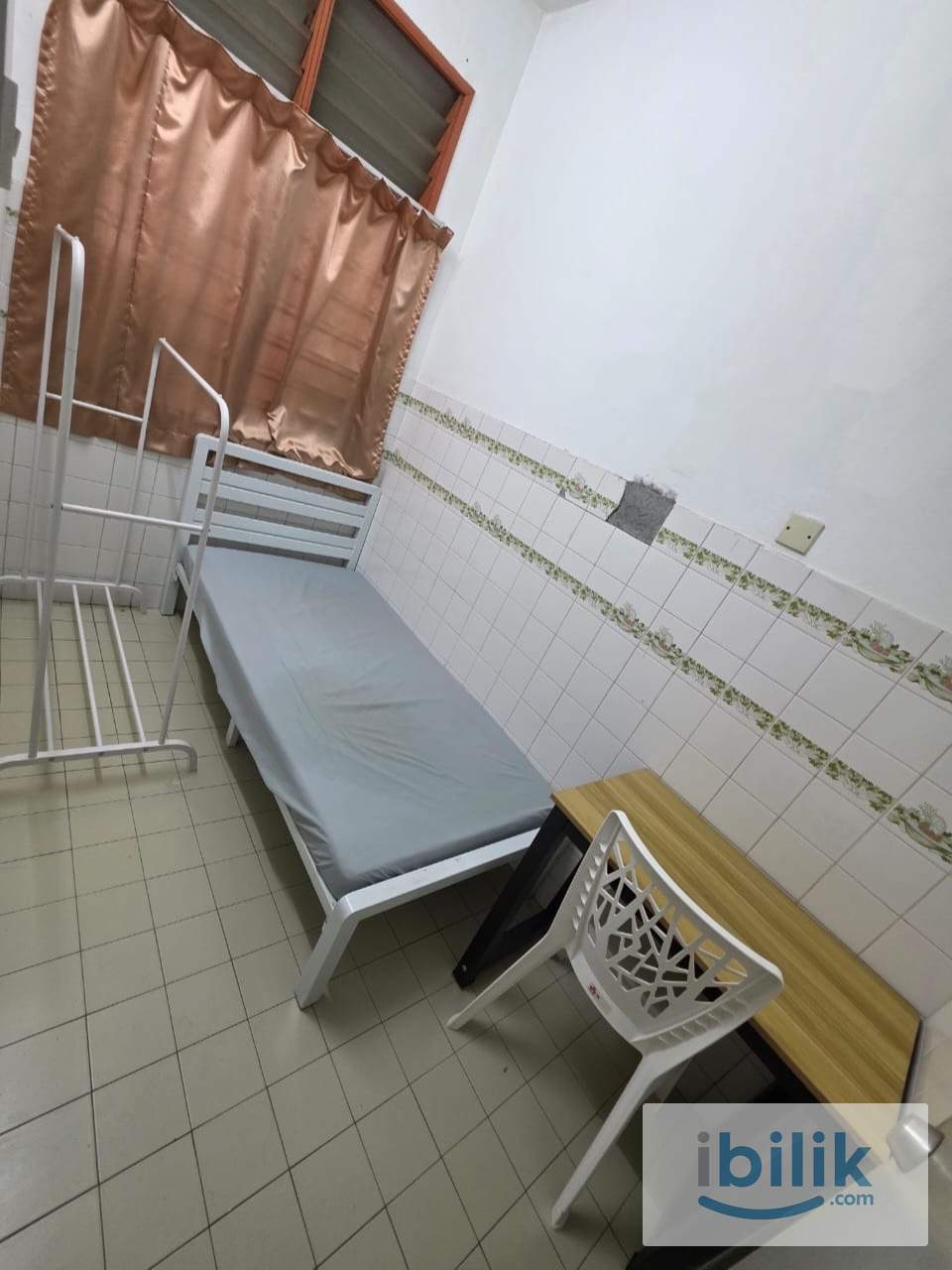 Comfy Room in Taman Mayang, Kelana Jaya with High Speed WIFI Near LRT Station - Image 3