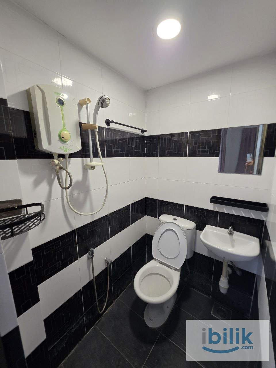🚝 8 min to MRT Serdang jaya🚝🔥 Master room@Seri kembangan Q on ❗️ Zero deposit❗️ - Image 3