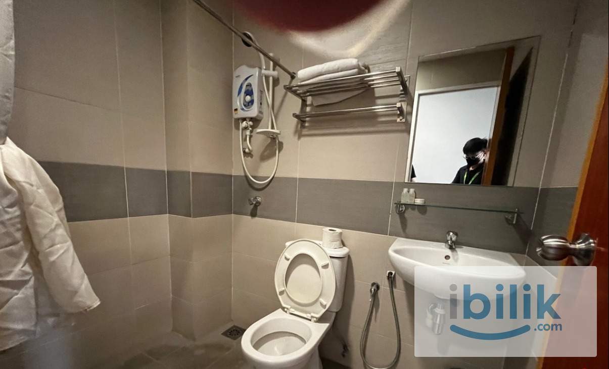 Near LRT Pudu 🚇 Master Room attach Toilet near Sunway Velocity, TRX Exchange - Image 4