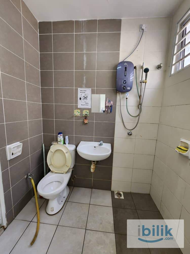 Promo New Year 🔥 Middle Room Rent at Kota Kemuning near Main Place Mall 🚗 - Image 2