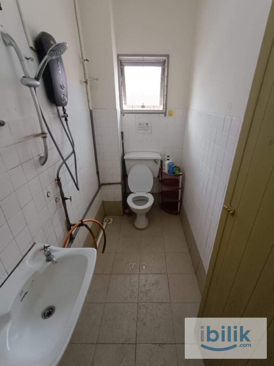 GET EARLY BIRD OFFER 🔊Furnished Middle Unit Room for Rent at SS2😍🌟 - Image 2