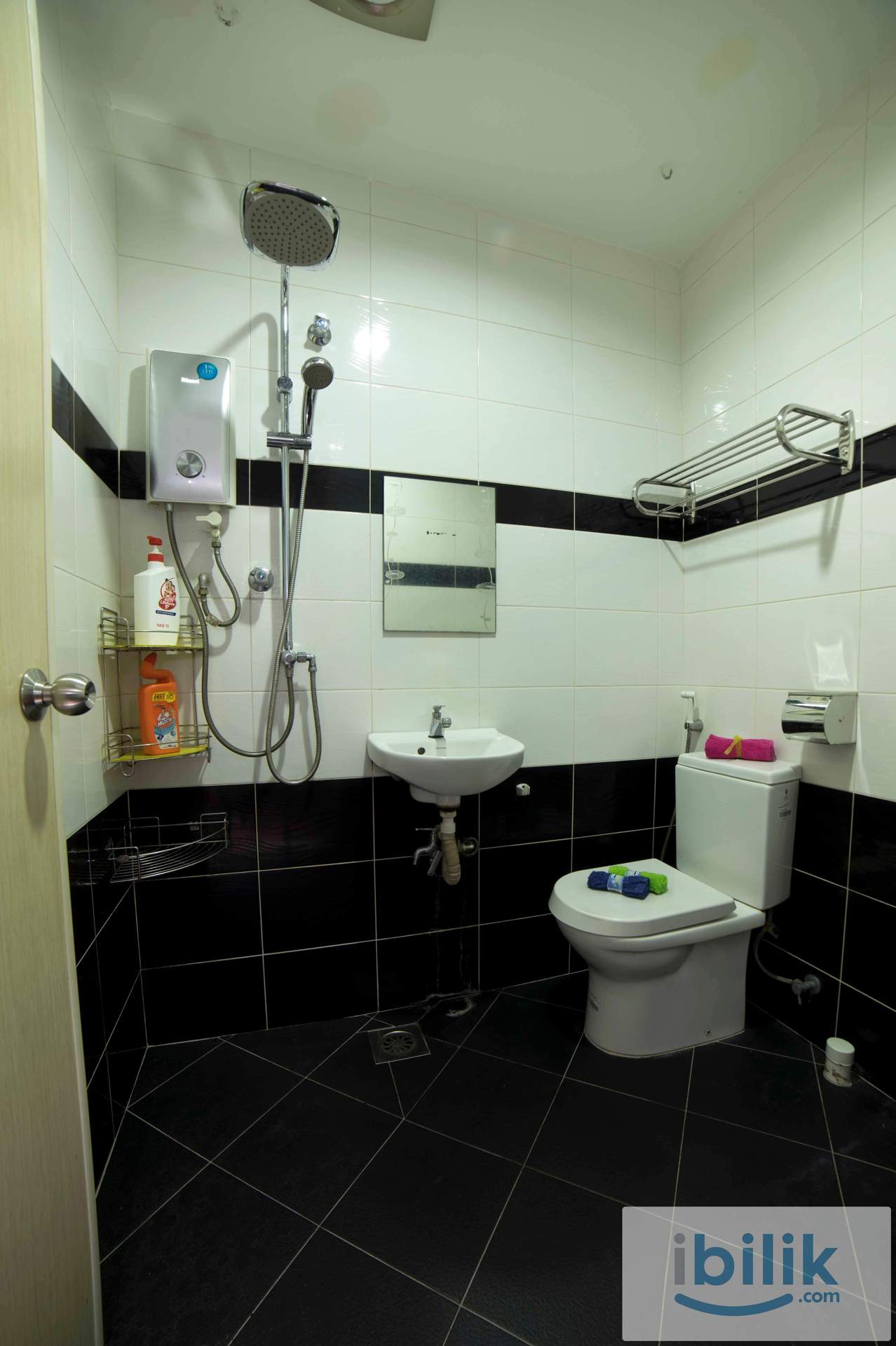 Hot Deal! Cozy Master Room in PJS7 Bandar Sunway  - Image 4