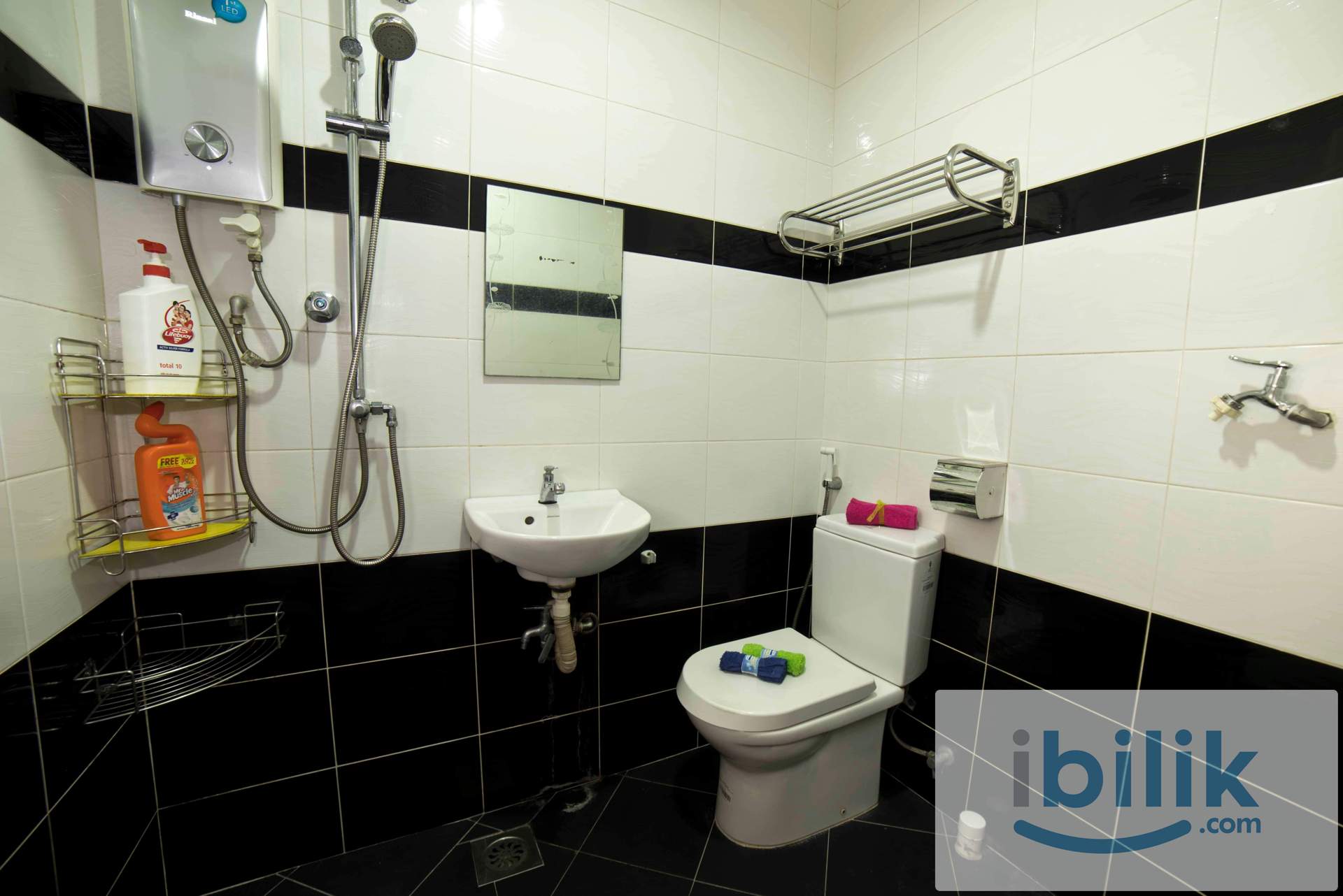 Master Room for rent in PJS7 Bandar Sunway - Image 4