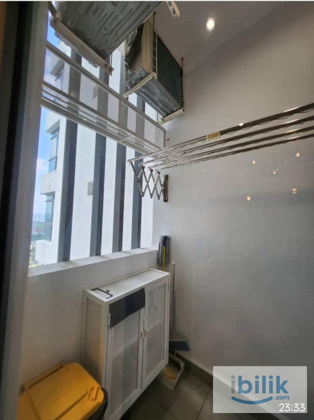 middle room - Image 9