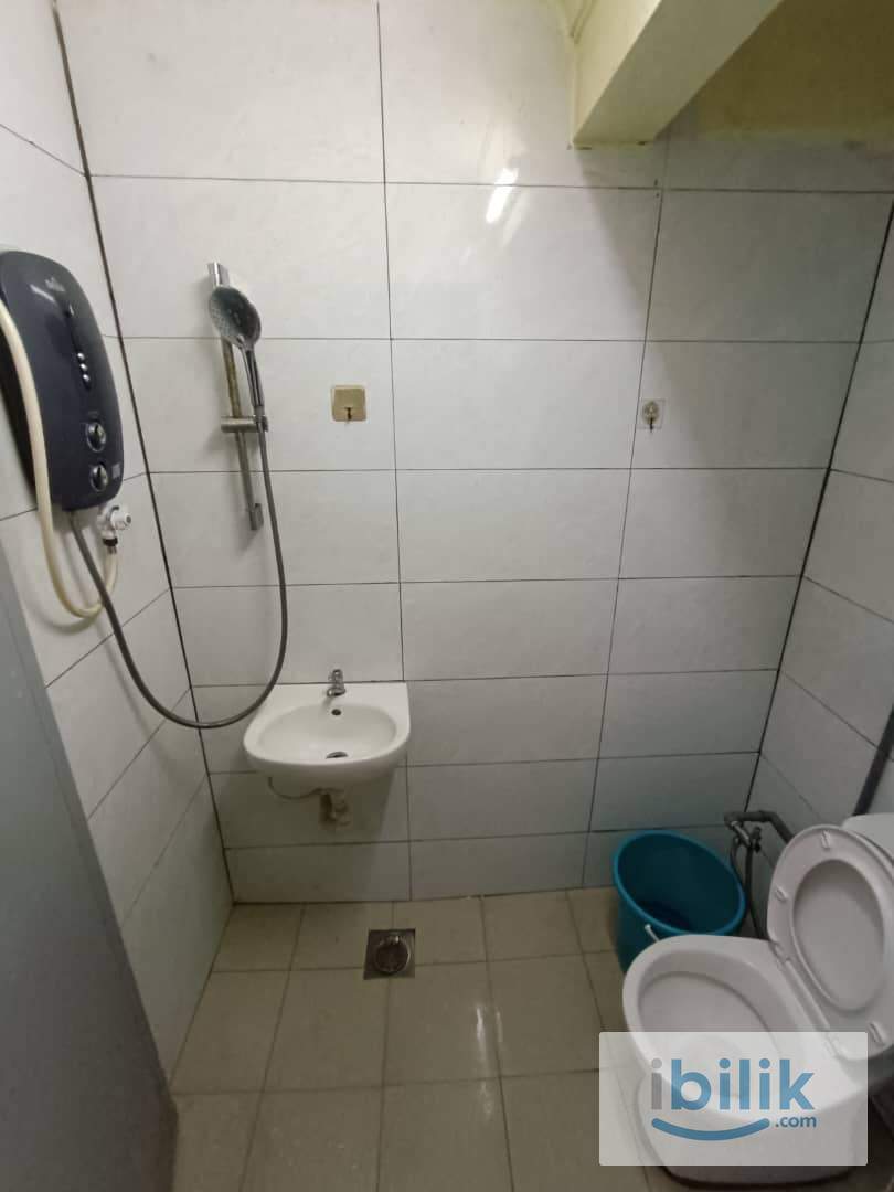 🛏️Aircond Room 🛏️Low Budget Damansara  - Image 2