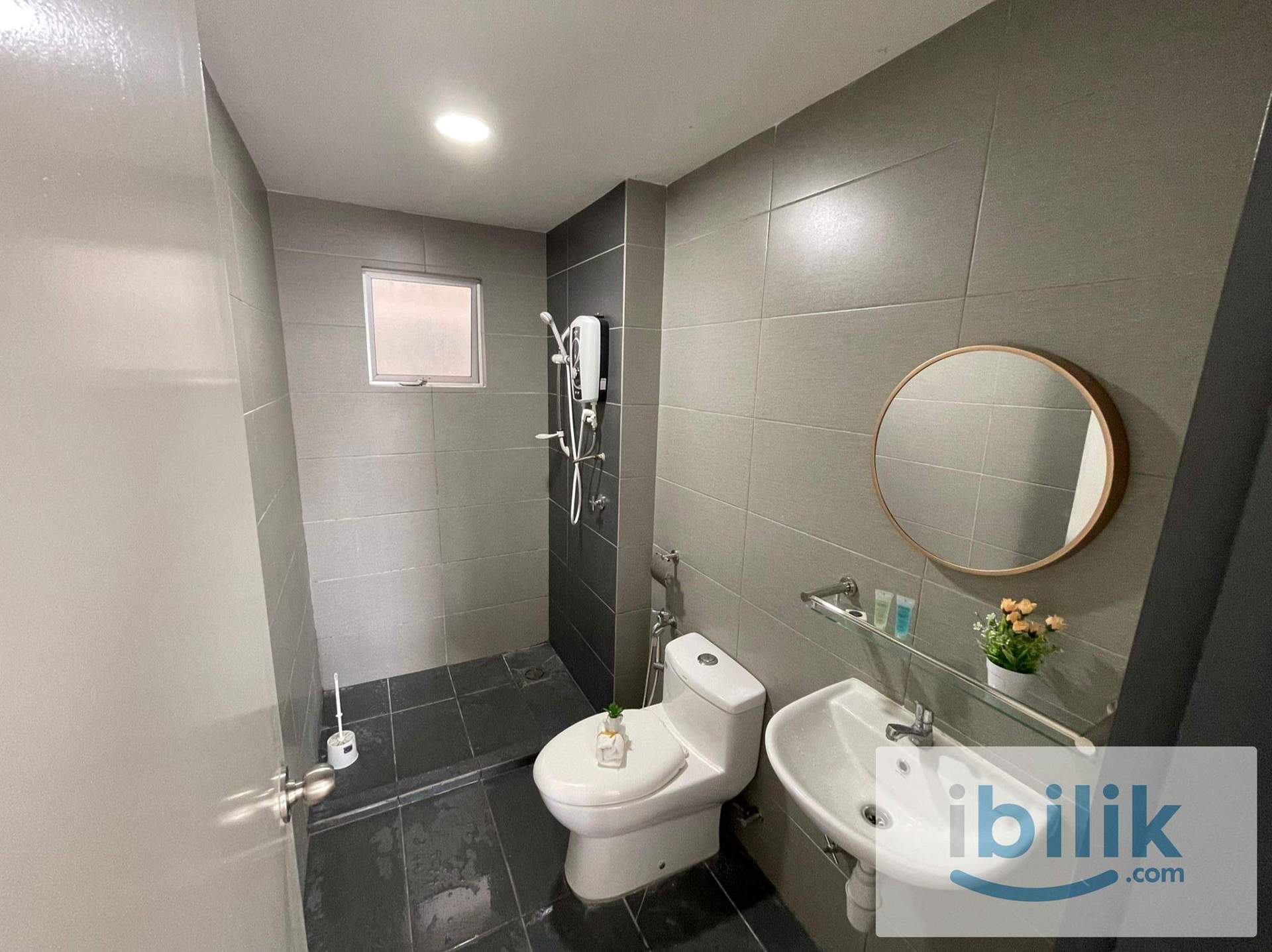 0512 Spring Avenue Balcony Room. Near MRT, cafes & groceries in Kuchai Lama. - Image 2