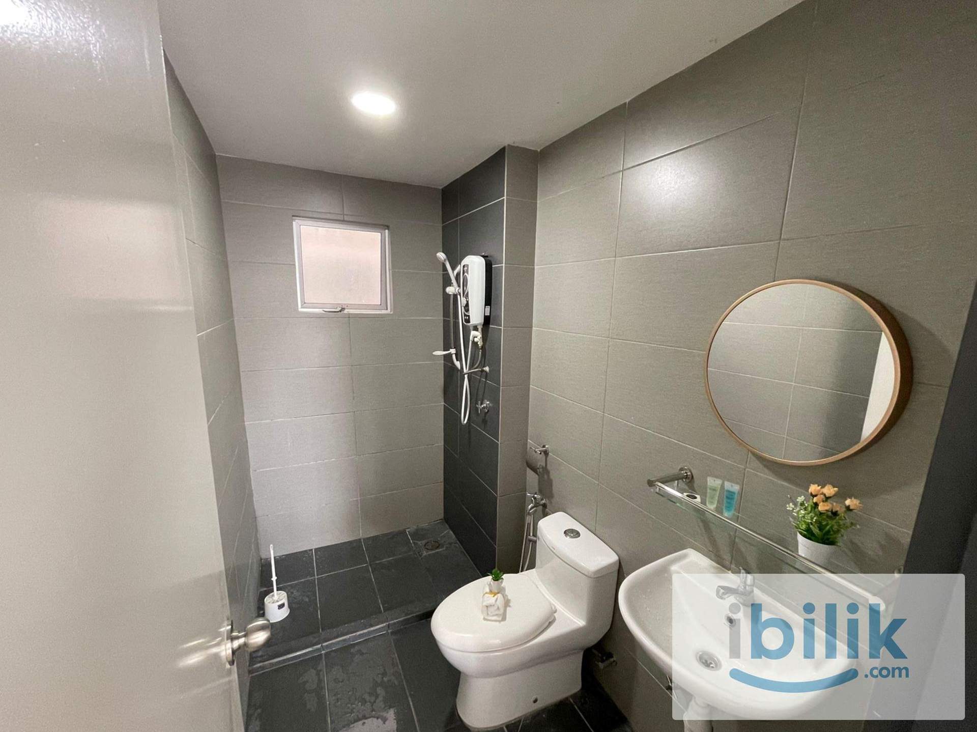 0516 Middle Room for rent near eateries, banks, shops, easy highway access, vibrant Kuchai Lama lifestyle - Image 2