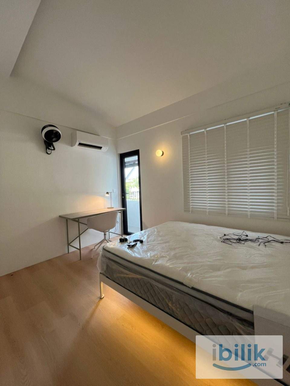 �BEST ROOM IN TOWN!�PREMIUM MASTER ROOM! WORK FROM HOME - Image 2