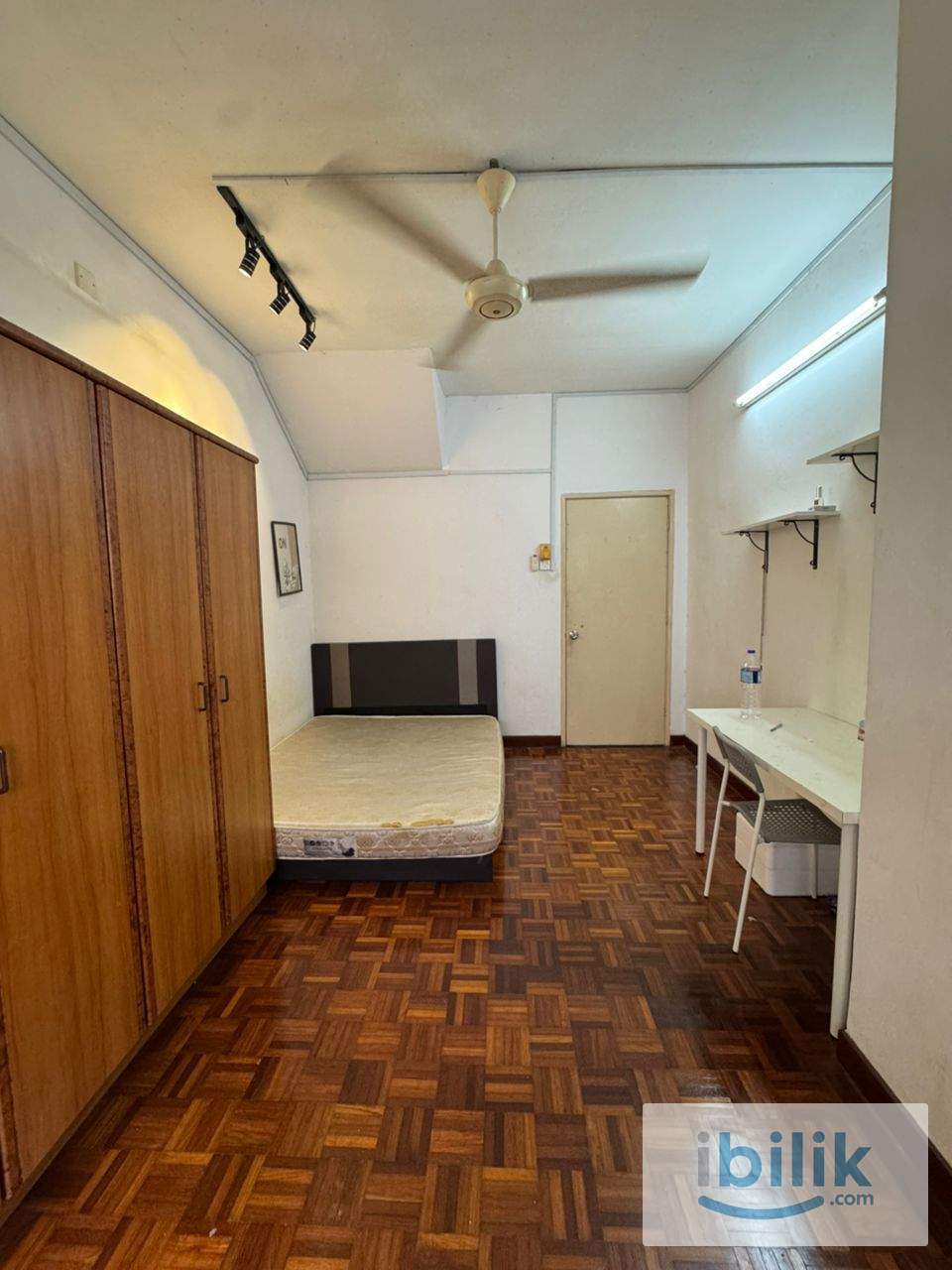 ✅0 Deposit Available✨Big Medium Room for Rent Near 1 Utama Shopping Mall | 🚗 5-Minute Drive - Image 1