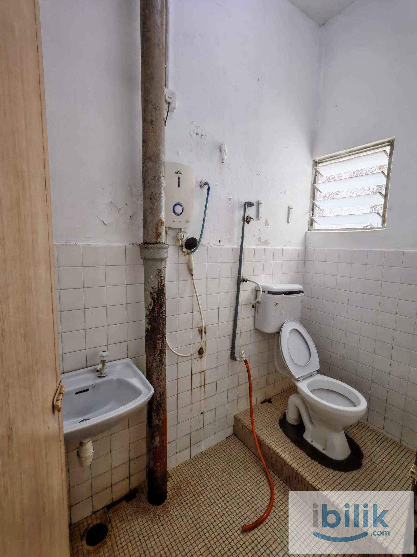 📣[ ZERO DEPOSIT ] 💰 Low Booking Fees🔥 Affordable Cheap Big Medium Room Near Starling Mall🚶‍♂️7 min walk - Image 2