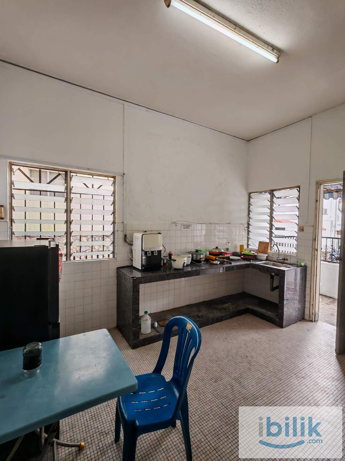 📣[ ZERO DEPOSIT ] 💰 Low Booking Fees🔥 Affordable Cheap Big Medium Room Near Starling Mall🚶‍♂️7 min walk - Image 3