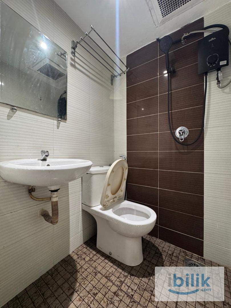 📢Zero Deposit |🚆 5 Min Walk to Monorail Chow Kit | Room with Private Bathroom for rent at Jalan Raja Laut, KL - Image 4