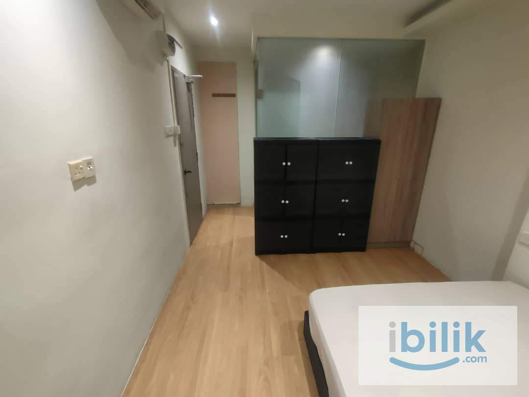 📢1 month DEPOSIT only 💰 Low Booking Fee |🚆 5 Min Walk to LRT Pasar Seni | Room for rent at Petaling Street, KL - Image 1