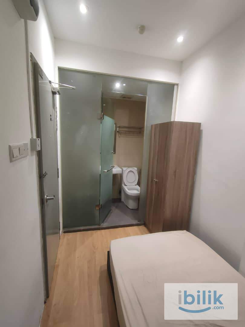 📢1 month DEPOSIT only 💰 Low Booking Fee |🚆 5 Min Walk to LRT Pasar Seni | Room for rent at Petaling Street, KL - Image 3