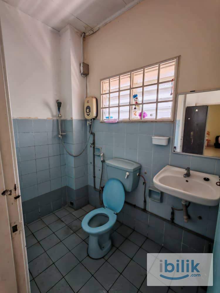 💰 1-Month Deposit Only | Low Booking Fee 🚗5mins to Taipan 🏠 USJ Medium Room for Rent - Image 2