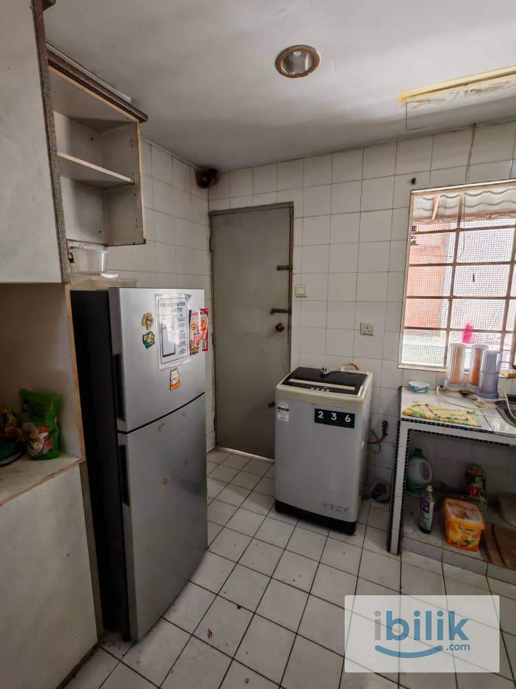 💰 1-Month Deposit Only | Low Booking Fee 🚗5mins to Taipan 🏠 USJ Medium Room for Rent - Image 3