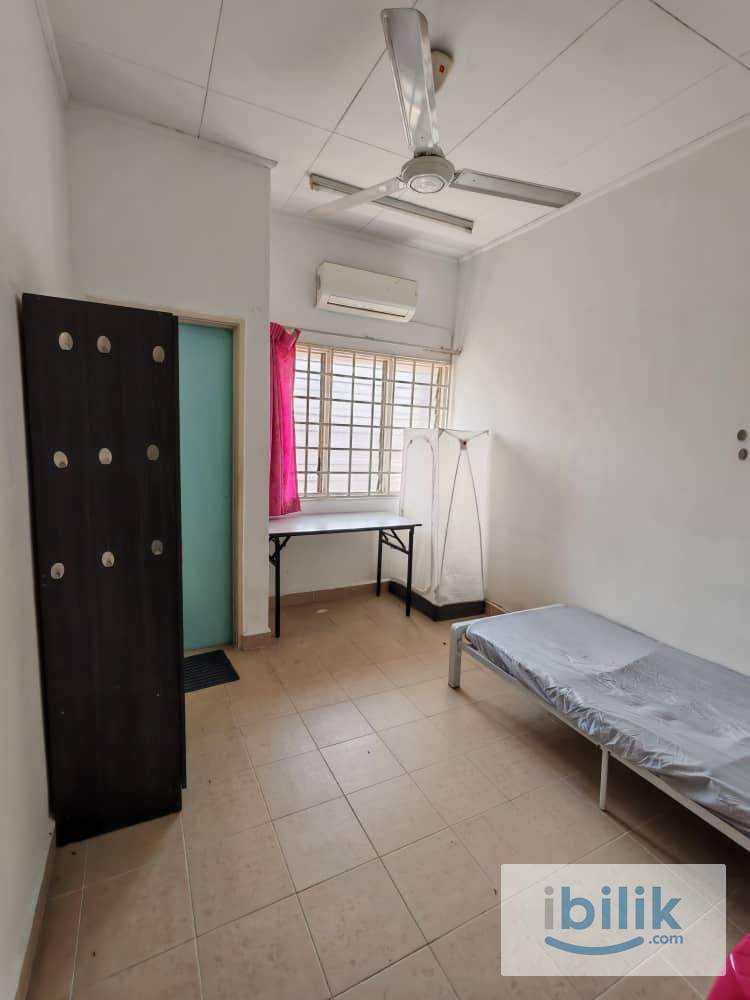 💰 1-Month Deposit Only | Low Booking Fee 🚗5mins to Taipan 🏠 USJ Medium Room for Rent - Image 1