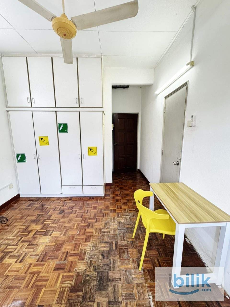 🏡✨ 1 month Deposit ONLY @ Bandar Utama 🛏️ Single Room 🚗 5 min drive to 1 Utama, IKEA, IPC & Centrepoint - Image 2
