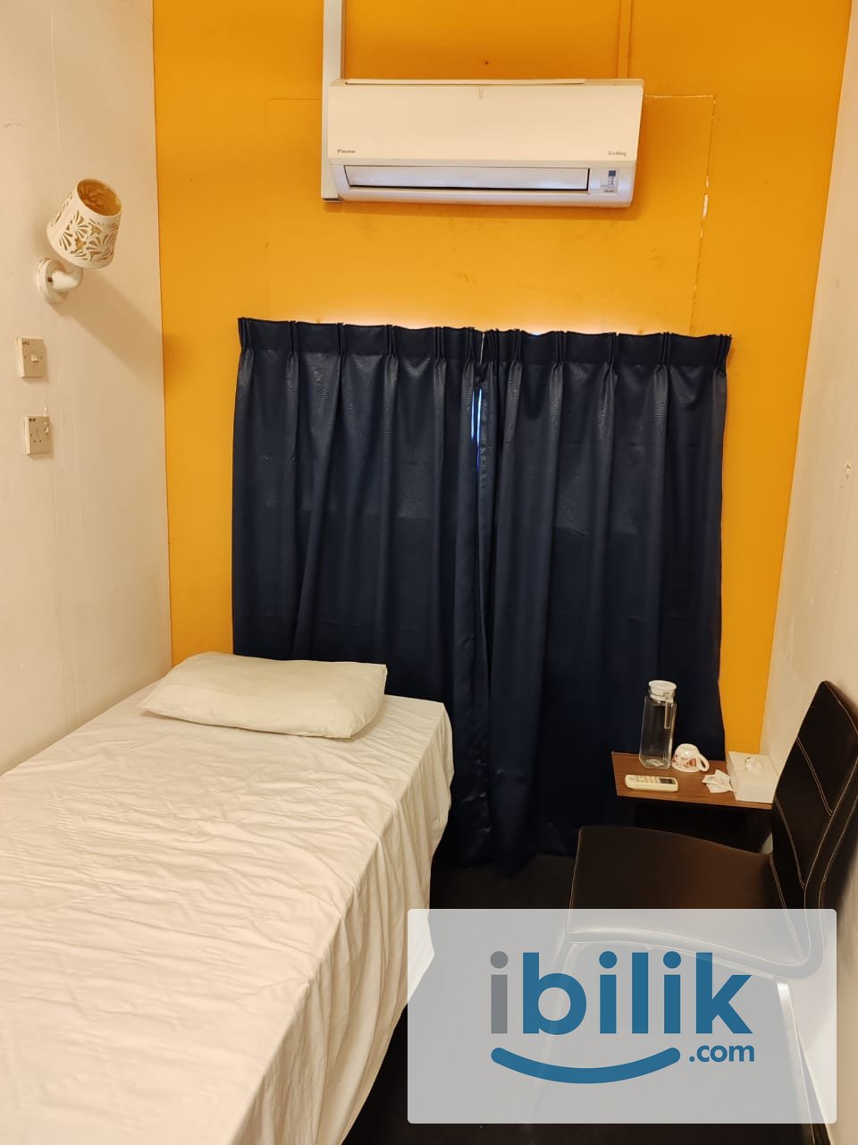 hotel room 18 - Image 3