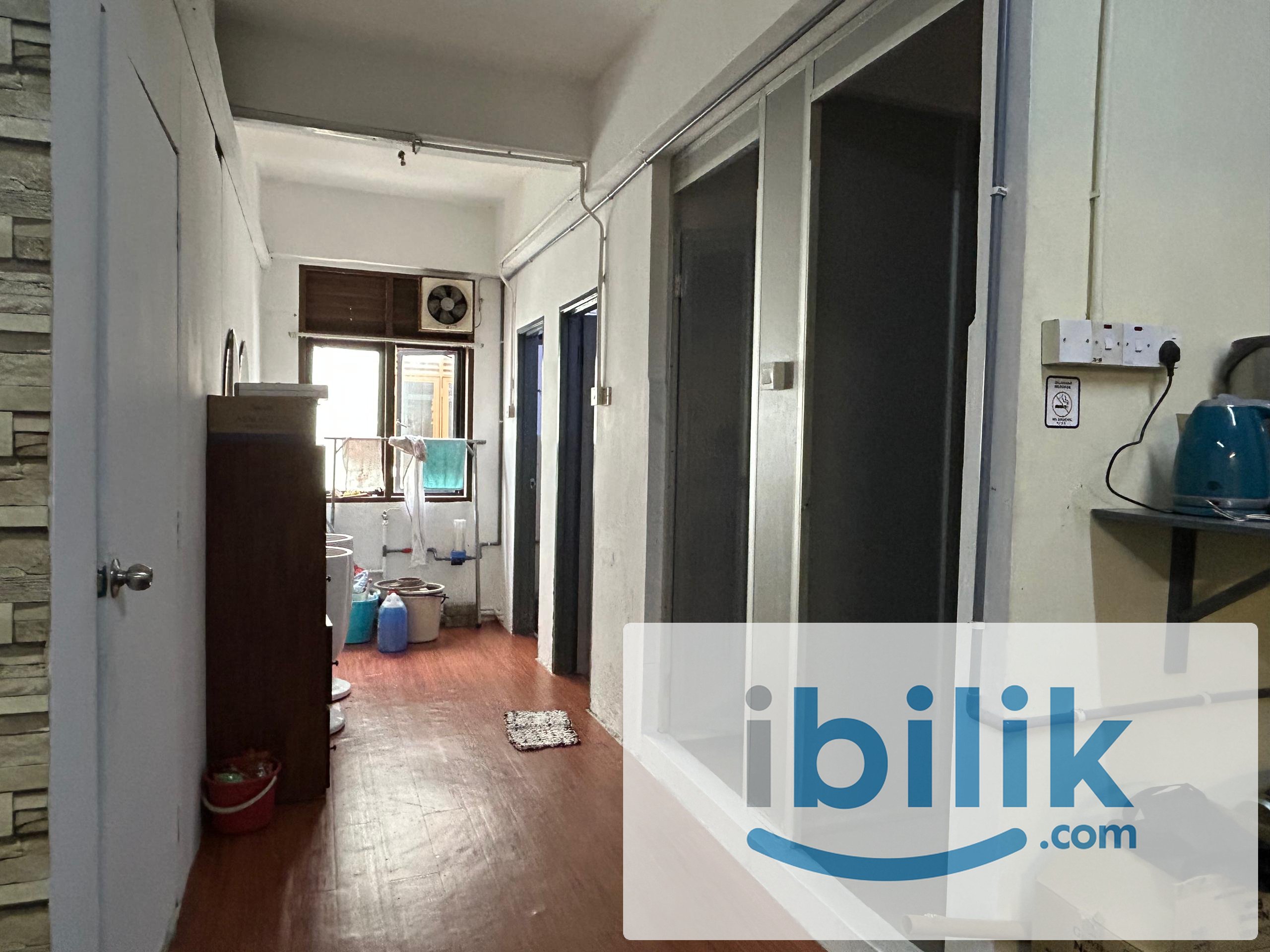 hotel room 18 - Image 7
