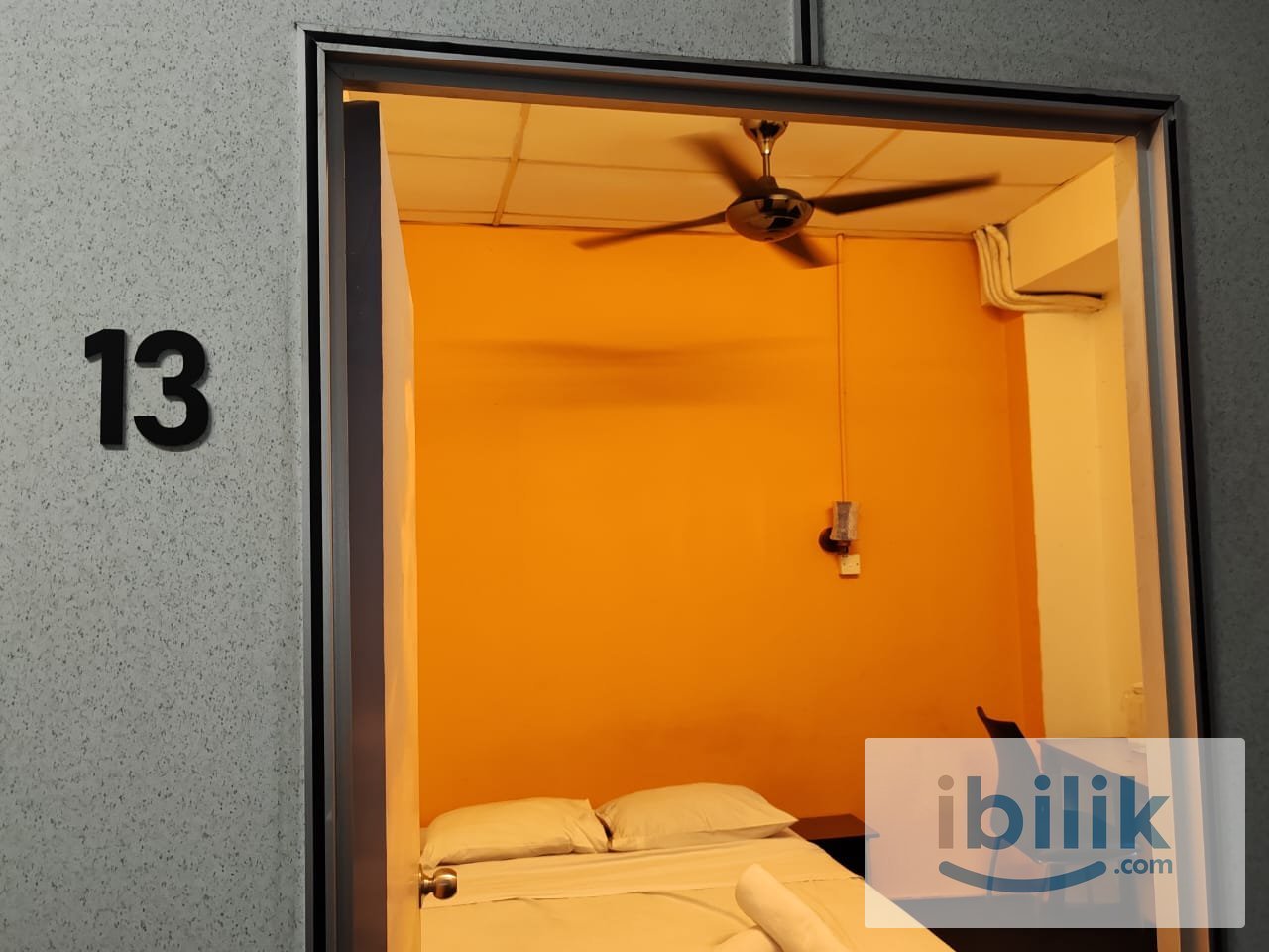 Hotel room 13 - Image 2
