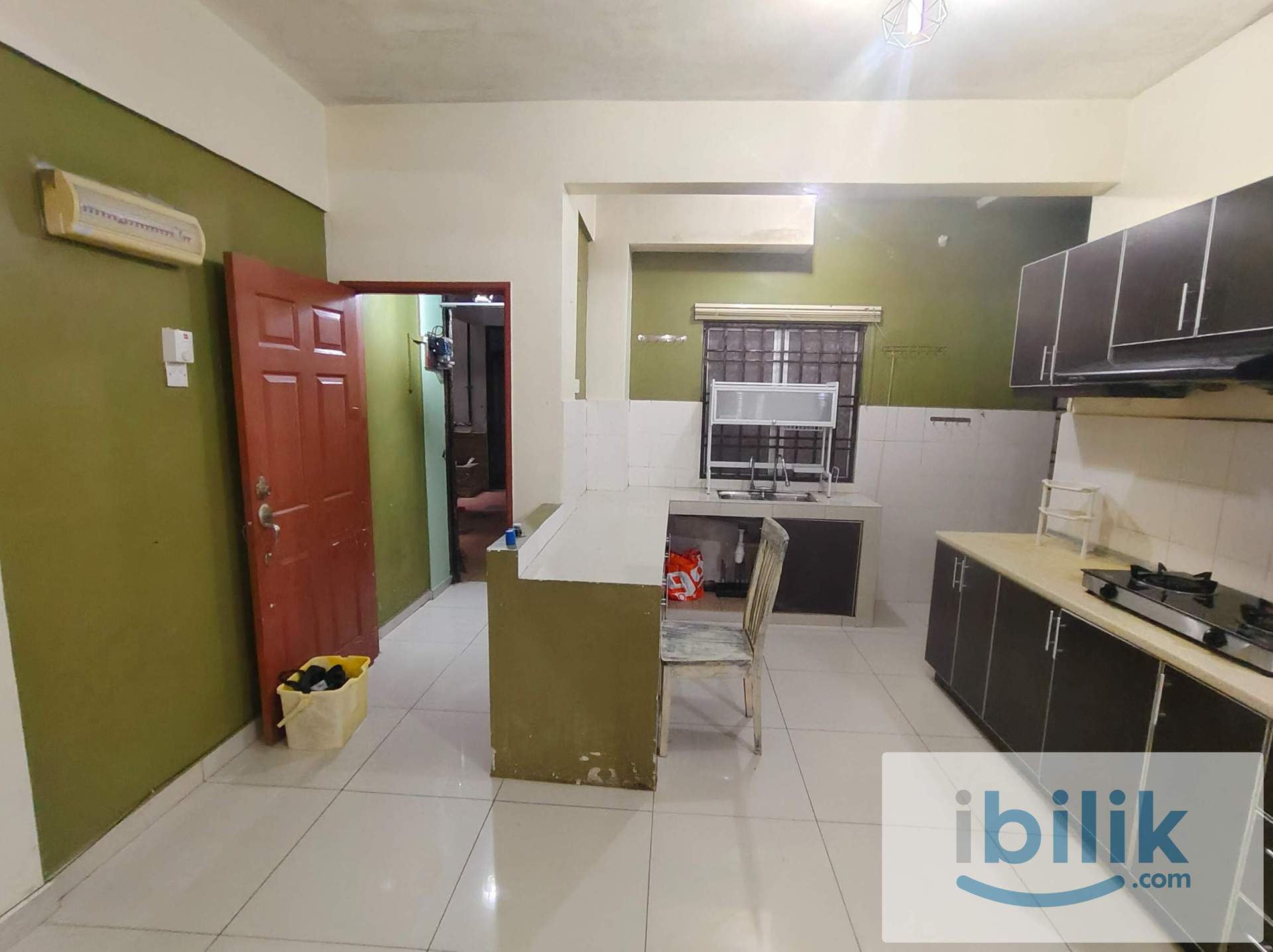 Ground Floor Unit - Image 1