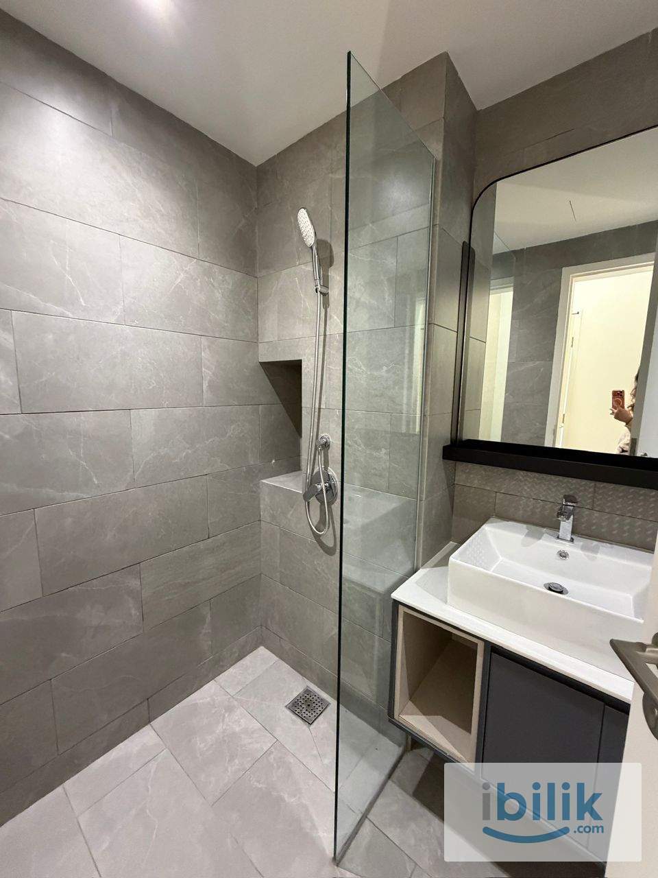 D’IVO OKR Rooms: Master RM1100 (Carpark) | Bigger RM 950 (No Carpark) - Image 2