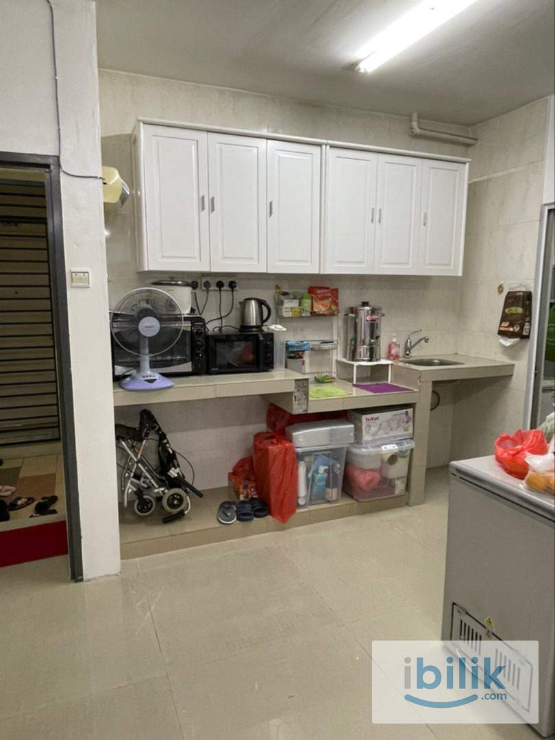 Medium Room - Image 5