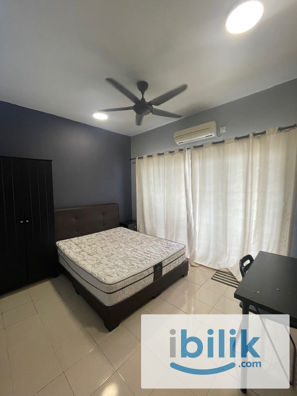 Balcony Room + Carpark_Suriamas Condo - Image 1