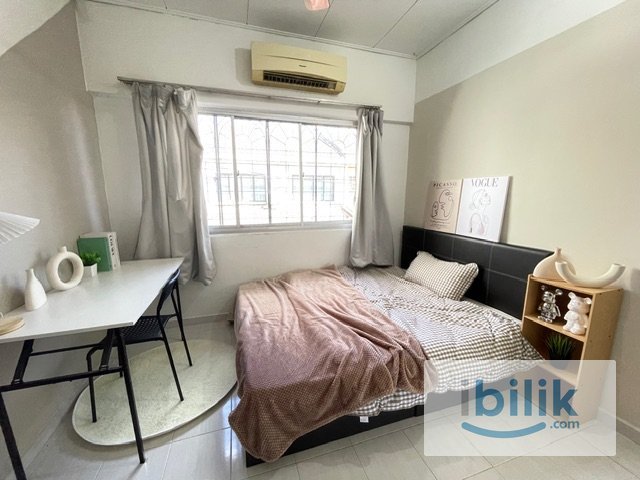 Pjs 7 Sunway_Female Unit_Middle Room - Image 1