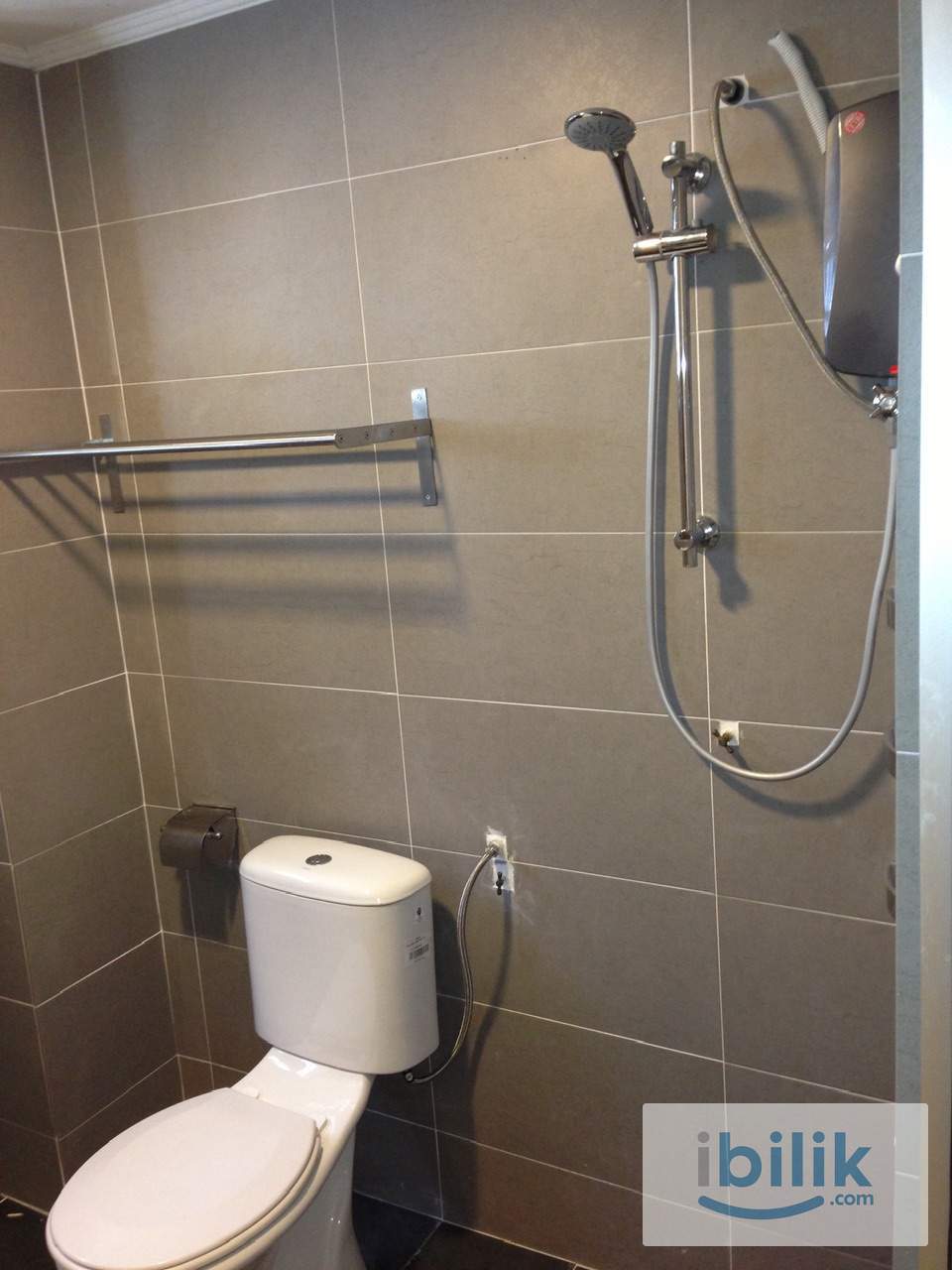 Sunway Court Pjs7_10 mins to Taylor_Middle Room - Image 5