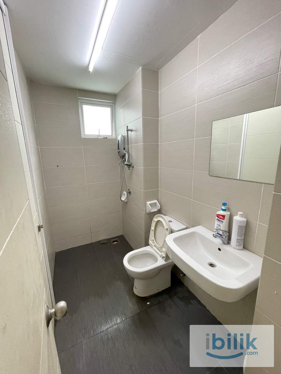 Single Room @ The Regina Usj 1 - Image 4