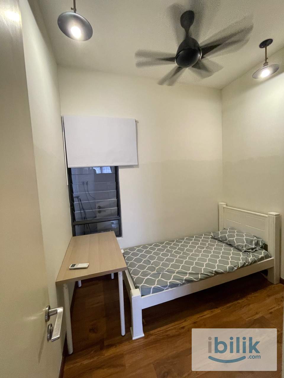 Small Room_Petalz Residence_5 mins walk to KTM & Bus Stop - Image 2
