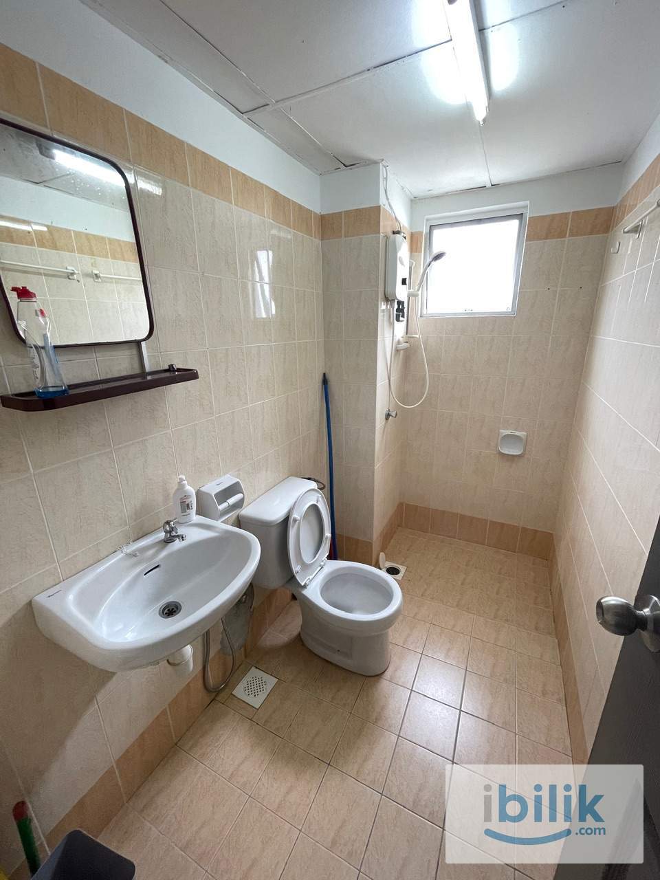 Small Room_Suriamas Bandar Sunway_5 mins to Pyramid - Image 4