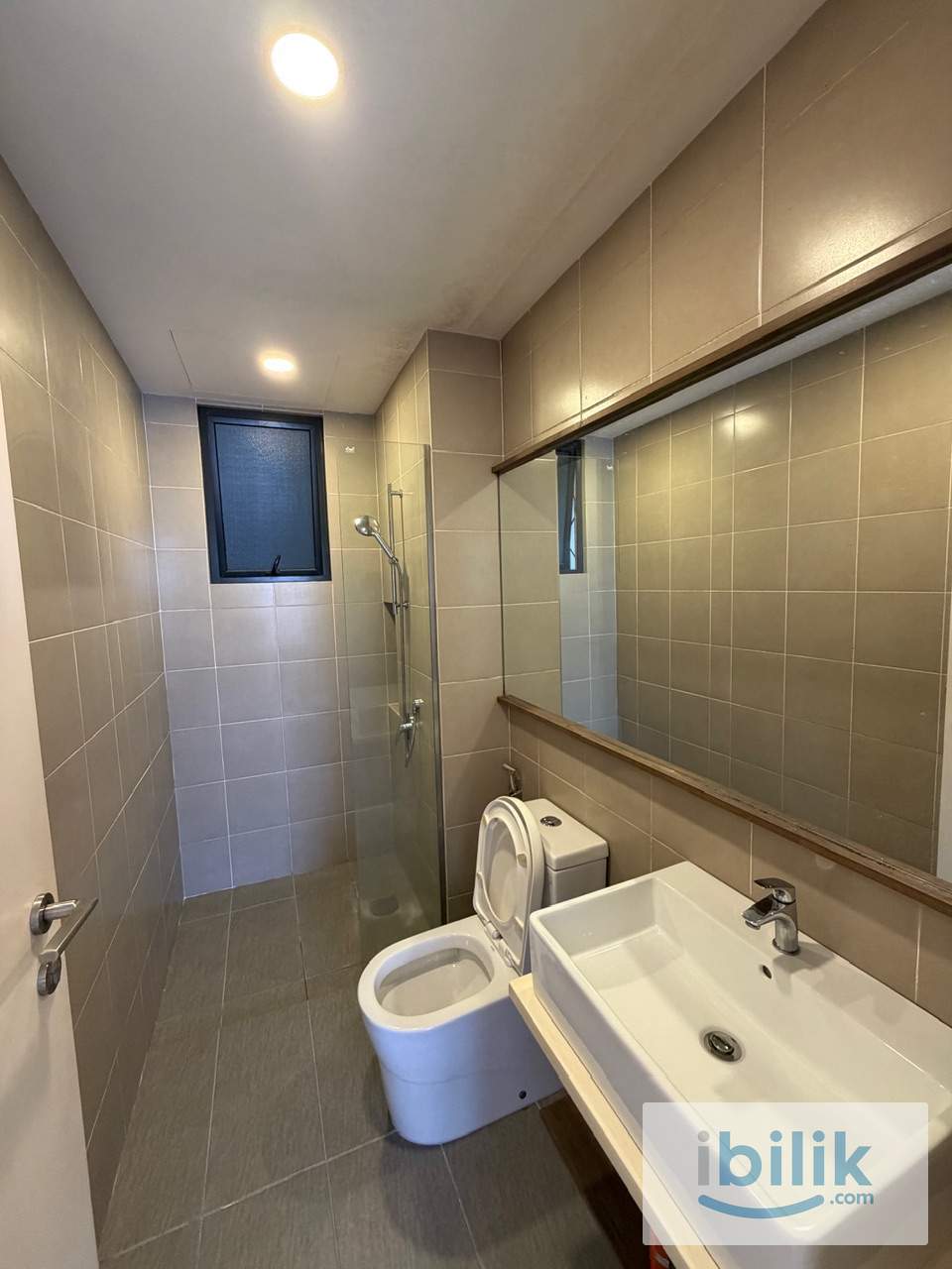 New Fully Furnished Middle Room @ Nidoz Residence  - Image 4