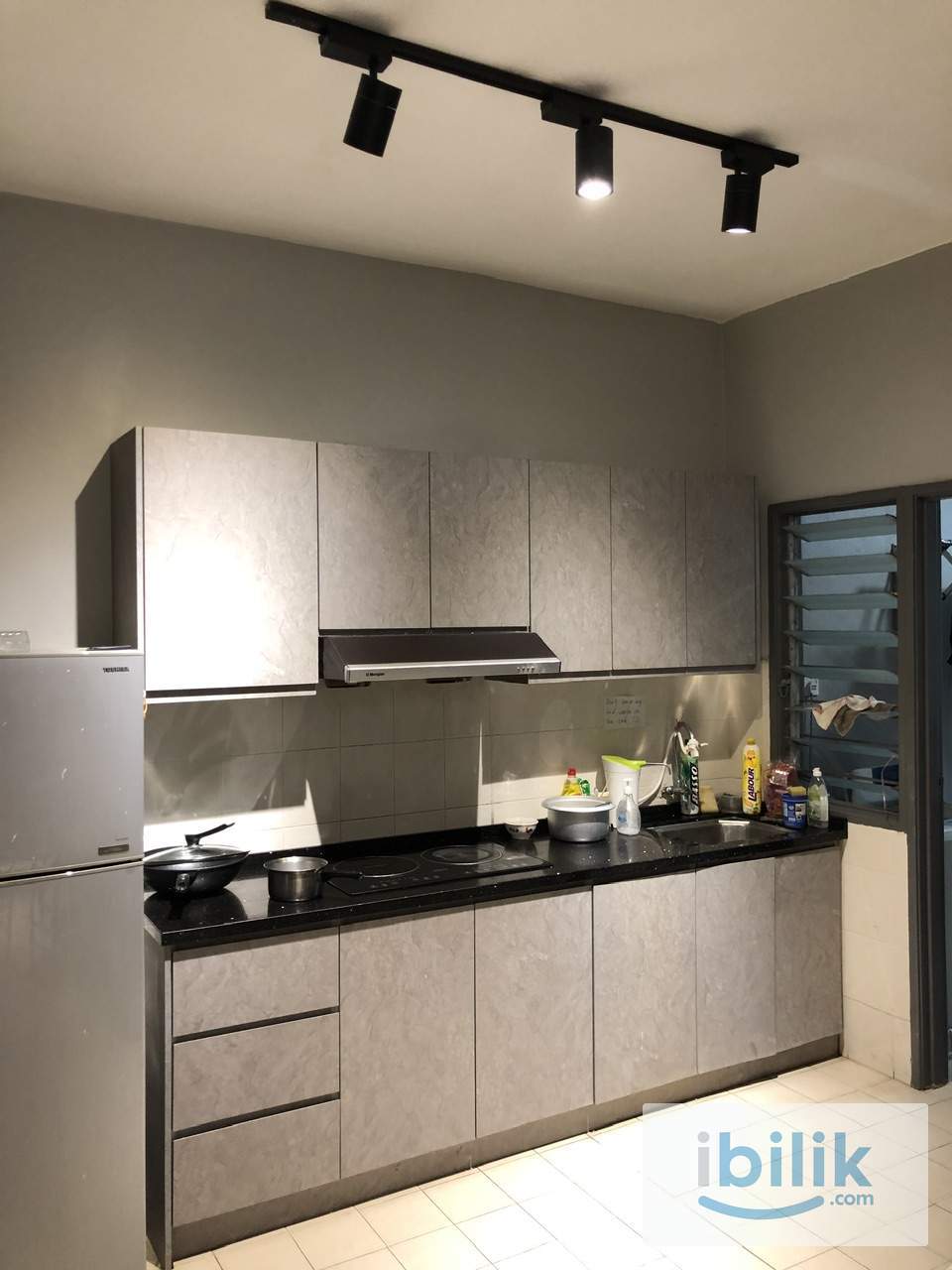 Suriamas Sunway - Small Room - Chinese Housemate - Image 4