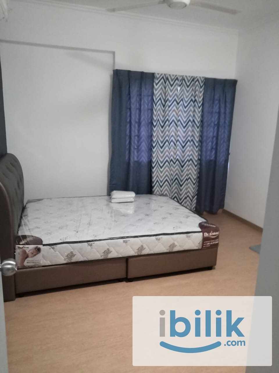 Medium room for rent- Ehsan Ria apartment, PJ ( FEMALE TENANT ONLY) - Image 1