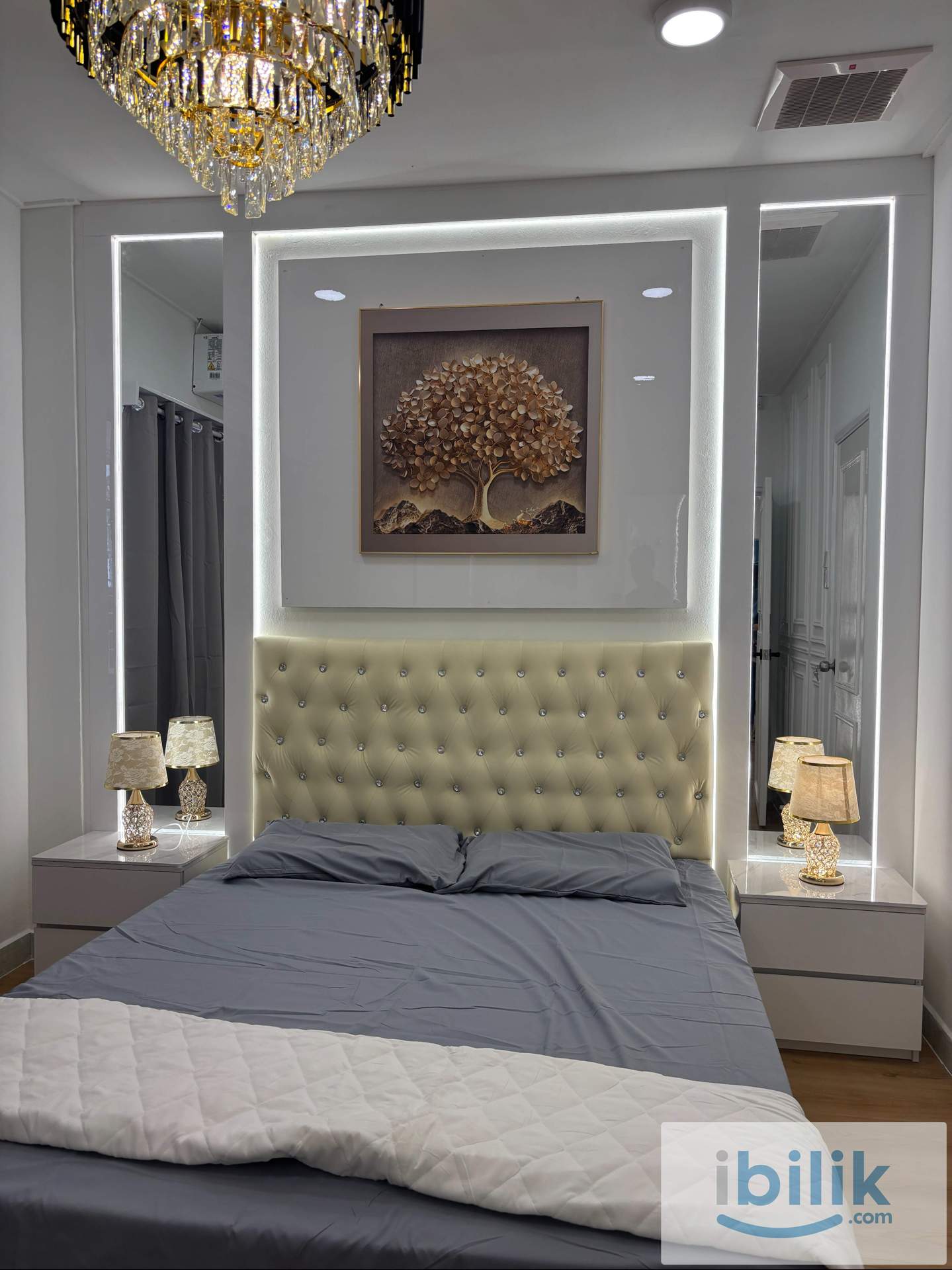 Luxury Classic Style Master Bedroom at Damansara Damai | 1 Min to MRT/Econsave - Image 2