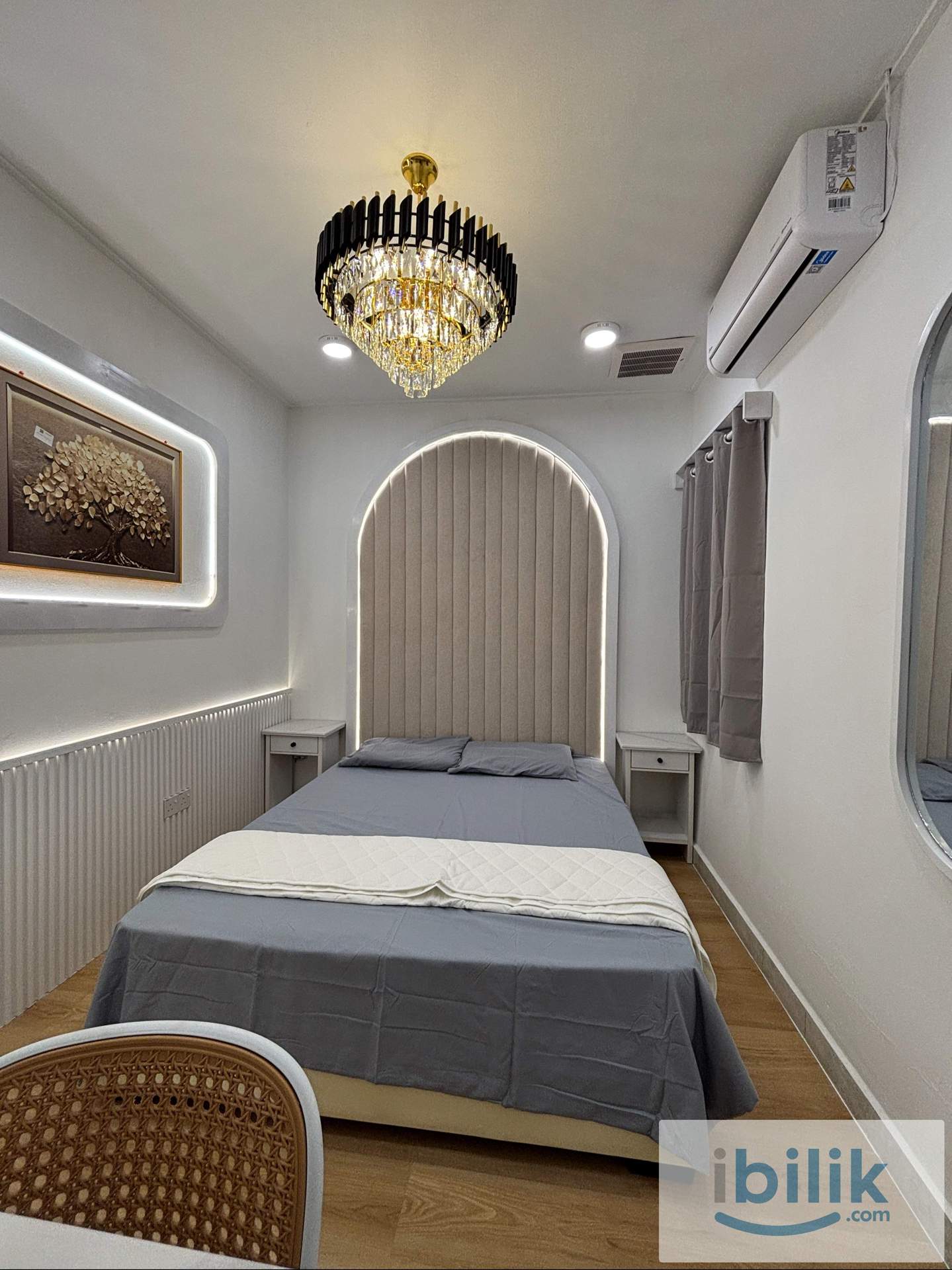 Modern Classic Style Middle Bedroom at Damansara Damai | 1 Min to MRT/Econsave - Image 2