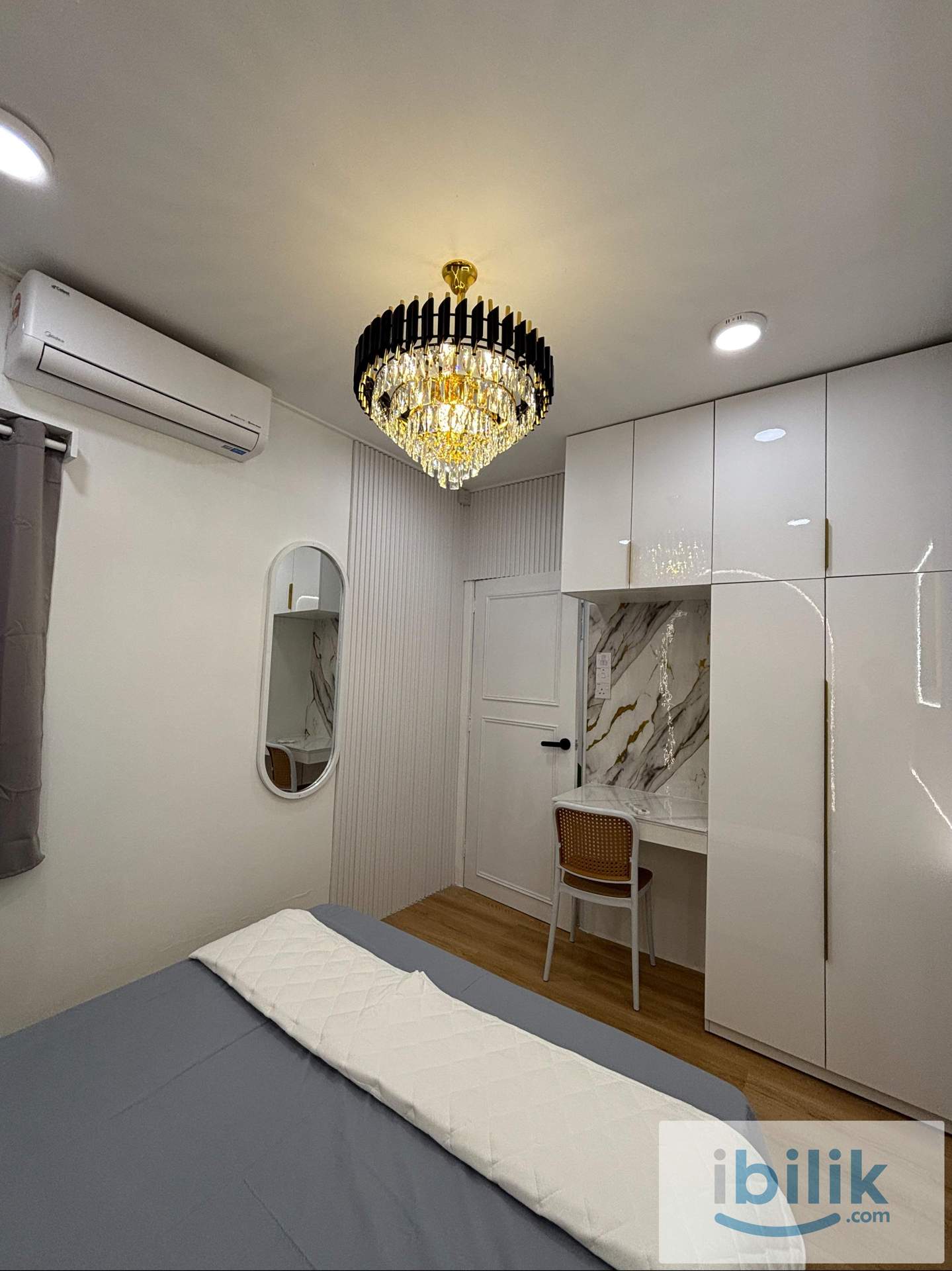 Modern Classic Style Middle Bedroom at Damansara Damai | 1 Min to MRT/Econsave - Image 4
